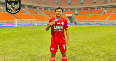 Komang Teguh Bintang Baru Sepak Bola Indonesia