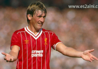 Kenny Dalglish Sang Penyerang